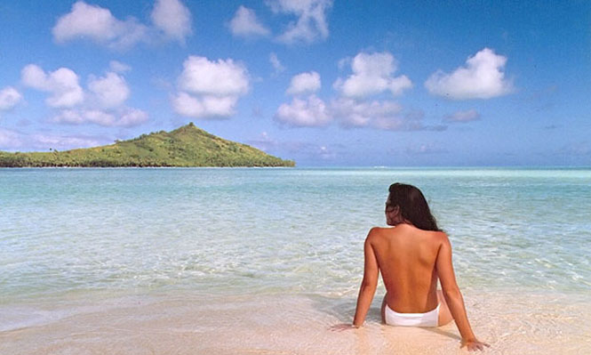 Jennifer in Paradise.tif ñ the first photoshopped pictureBrothers Knoll sent over their original Je
