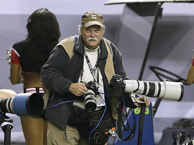 Φωτογράφος του AP πεθαίνει σε γήπεδο καλύπτοντας αγώνα αμερικανικού football