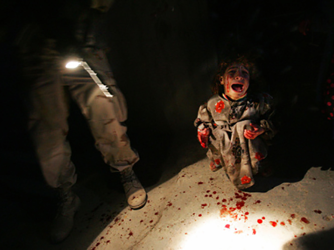 Η ιστορία πίσω από μία από τις σημαντικότερες φωτογραφίες του Chris Hondros