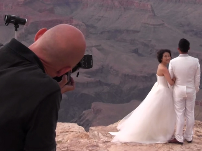Περιοδικό για γάμους λέει ότι ο φωτογράφος γάμου πρέπει να έχει Canon ή Nikon