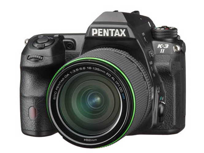 Παρουσίαση των μηχανών της Pentax και της Ricoh στην Σύρο