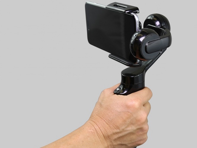 Το AutoSteady είναι ένα gimbal χειρός για λήψη βίντεο με smartphone ή GoPro