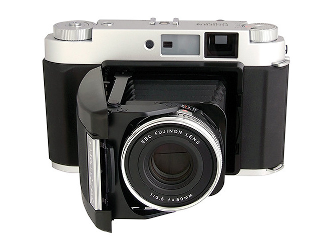 Fujifilm GF670: Προς πώληση σφραγισμένες μηχανές μεσαίου φορμά με φιλμ στα 2.200 δολάρια
