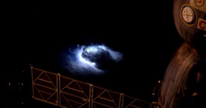 Αστροναύτης φωτογραφίζει σπάνιο καιρικό φαινόμενο για πρώτη φορά