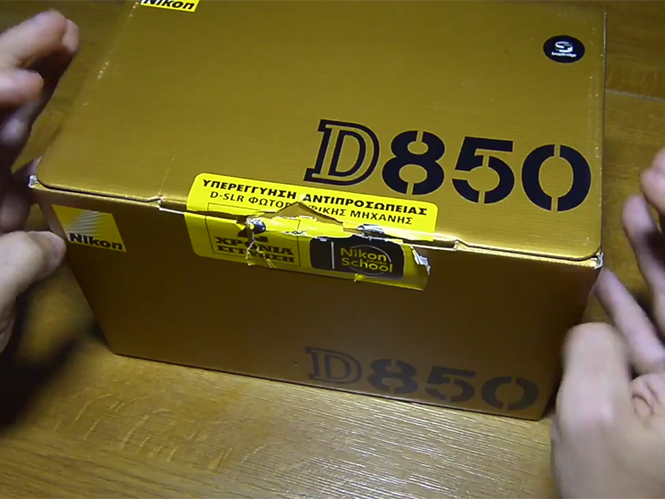 Κάναμε unboxing την νέα Nikon D850