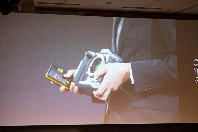 Πρώτη φωτογραφία της πλάτης της επερχόμενης Fujifilm GFX 100!