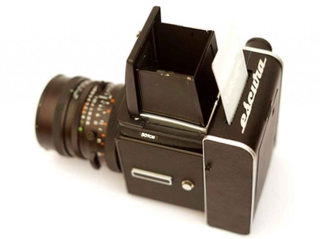 Hasselback Portrait: Νέα πλάτη για Hasselblad μηχανές, για να τυπώνεις άμεσα σε Instax φιλμ της Fujifilm!