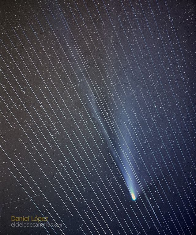 Σε αυτή τη φωτογραφία του κομήτη NEOWISE ο φωτογράφος κατέγραψε και τους δορυφόρους του Elon Musk!