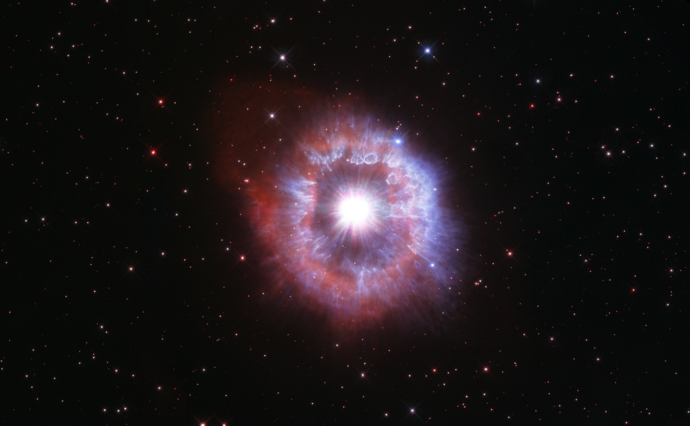 Tηλεσκόπιο Hubble: Γιόρτασε τα 31 του χρόνια φωτογραφίζοντας ένα τεράστιο αστέρι «στο χείλος της καταστροφής»