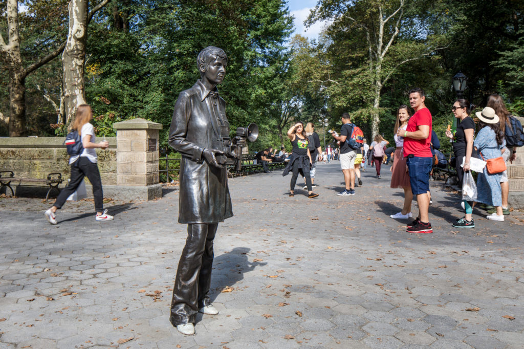 Άγαλμα της θρυλικής φωτογράφου Diane Arbus στήθηκε στο Central Park