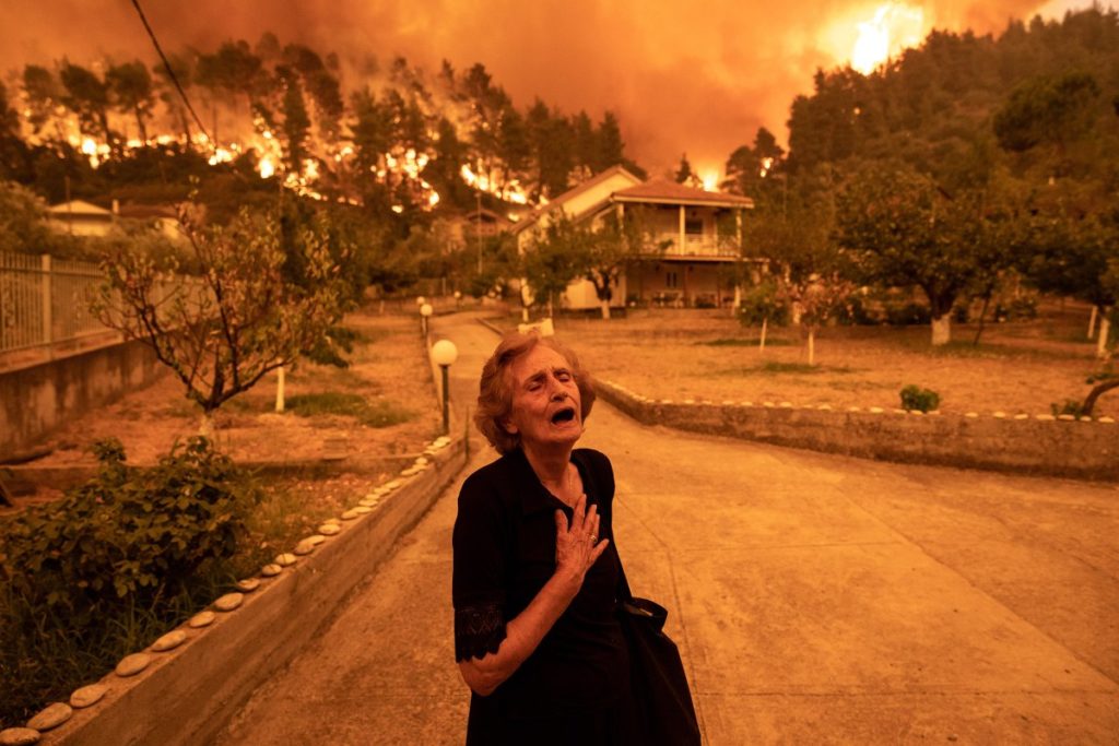 TIME: Αυτές είναι οι κορυφαίες φωτογραφίες του 2021, ανάμεσα τους δύο φωτογραφίες από τις φωτιές στην Ελλάδα!