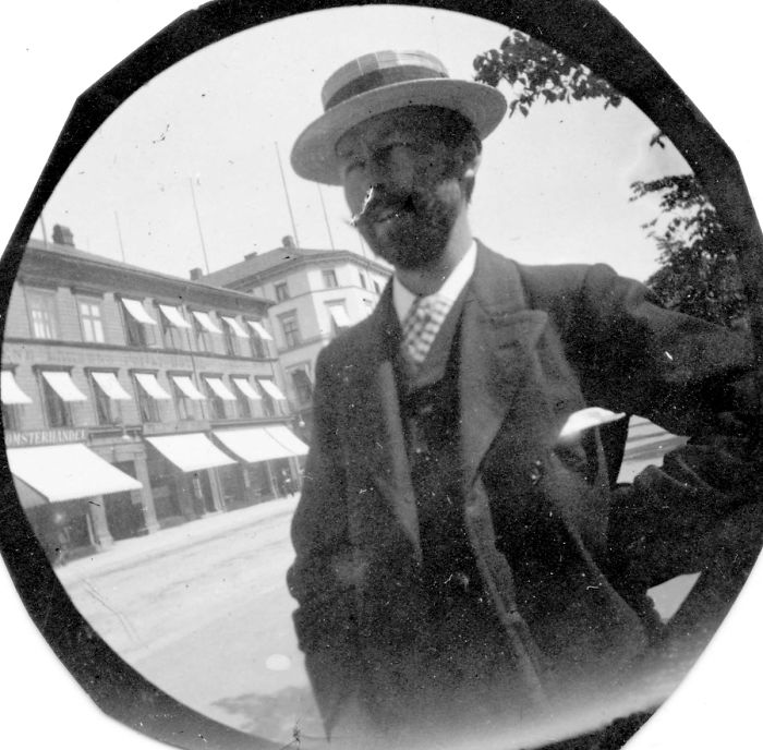 Carl Størmer:  Φωτογραφία δρόμου με μία κρυφή κάμερα, το 1890!