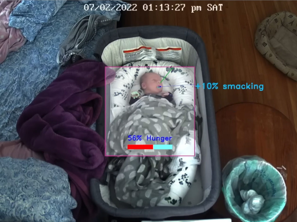 Μπαμπάς σκαρφίζεται έξυπνη κάμερα που του υποδεικνύει πότε το νεογέννητο παιδί του πεινάει!
