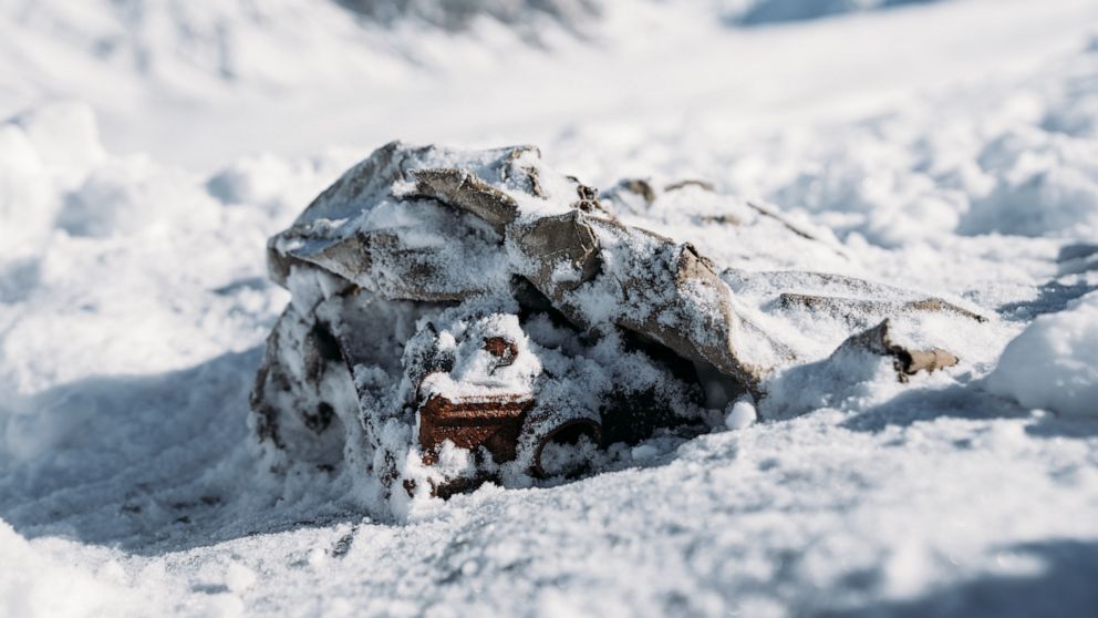 Βρέθηκε κάμερα που εγκαταλείφθηκε από εξερευνητές σε έναν παγετώνα στον Καναδά, πριν 85 χρόνια!