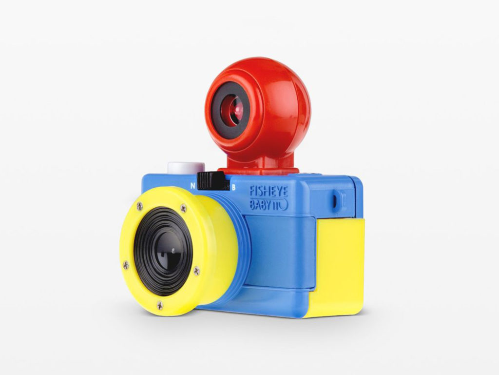 Fisheye Baby 110 Camera: Μια μικροσκοπική φωτογραφική μηχανή φιλμ των 35 δολαρίων!