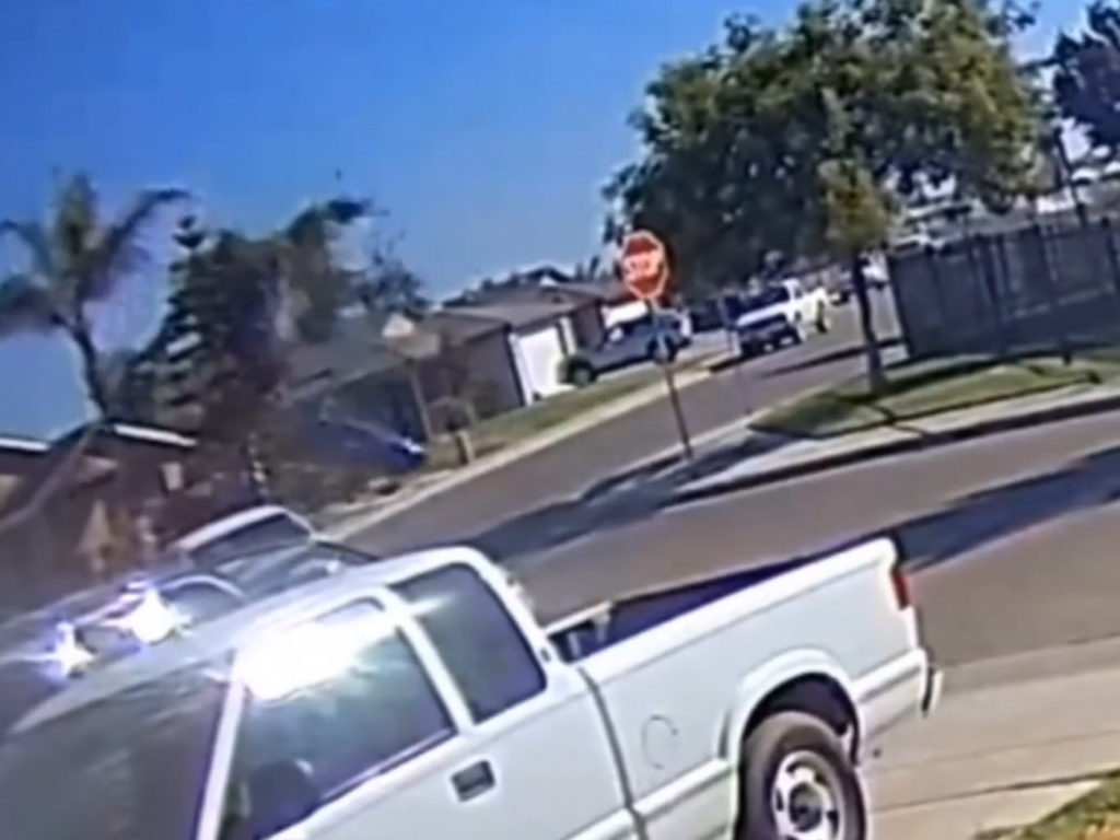 Καλιφόρνια: Κάμερα ενός κουδουνιού πόρτας καταγράφει συντριβή ελικοπτέρου σε προαστιακό δρόμο