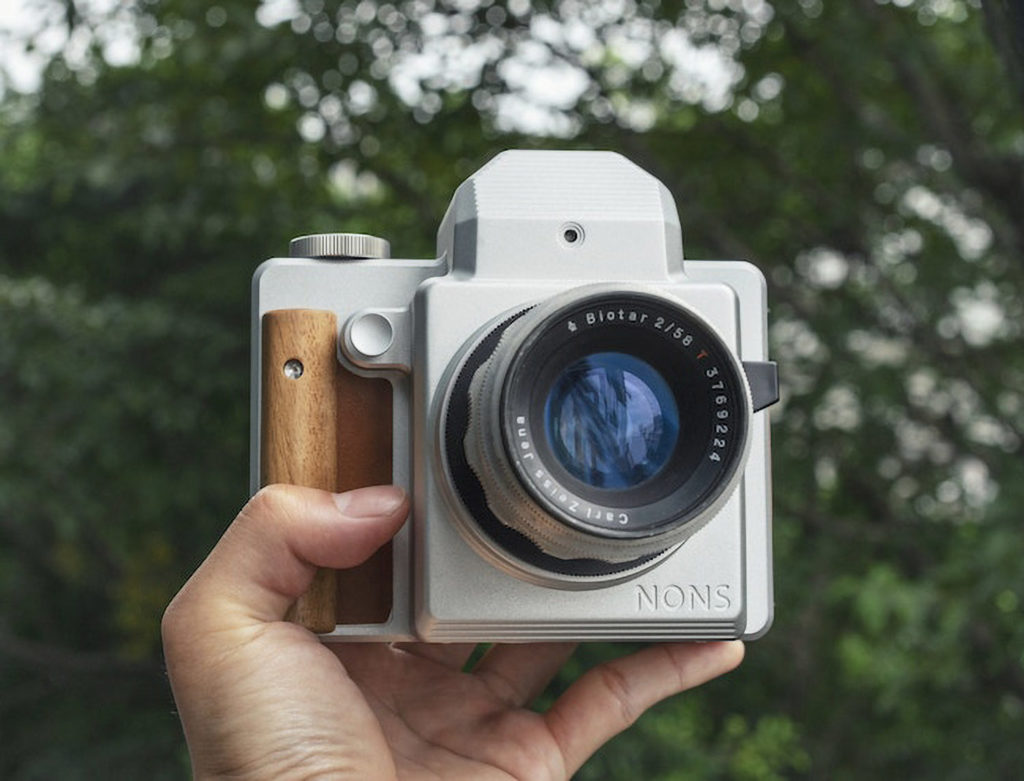 NONS SL645: Η νέα instant κάμερα της Nons, χρησιμοποιεί vintage φακούς και φιλμ Instax Mini!