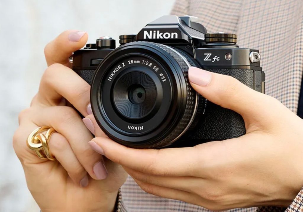H Nikon παρουσιάζει την ρετρό έκδοση των Nikon Z fc και NIKKOR Z 40mm f/2