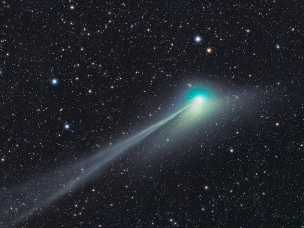 Εκπληκτικές εικόνες του κομήτη Ε3 που διασχίζει το ηλιακό μας σύστημα!