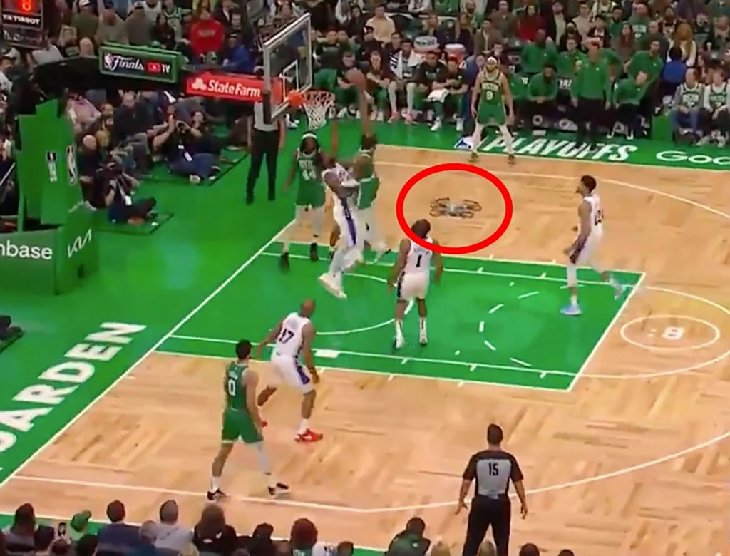 Αδιανόητο: Drone πετούσε πάνω από τα κεφάλια παικτών του NBA κατά τη διάρκεια αγώνα!