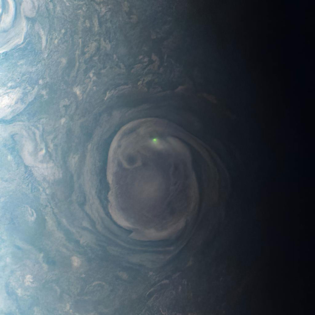 Το Juno της NASA καταγράφει πράσινη αστραπή στον Δία