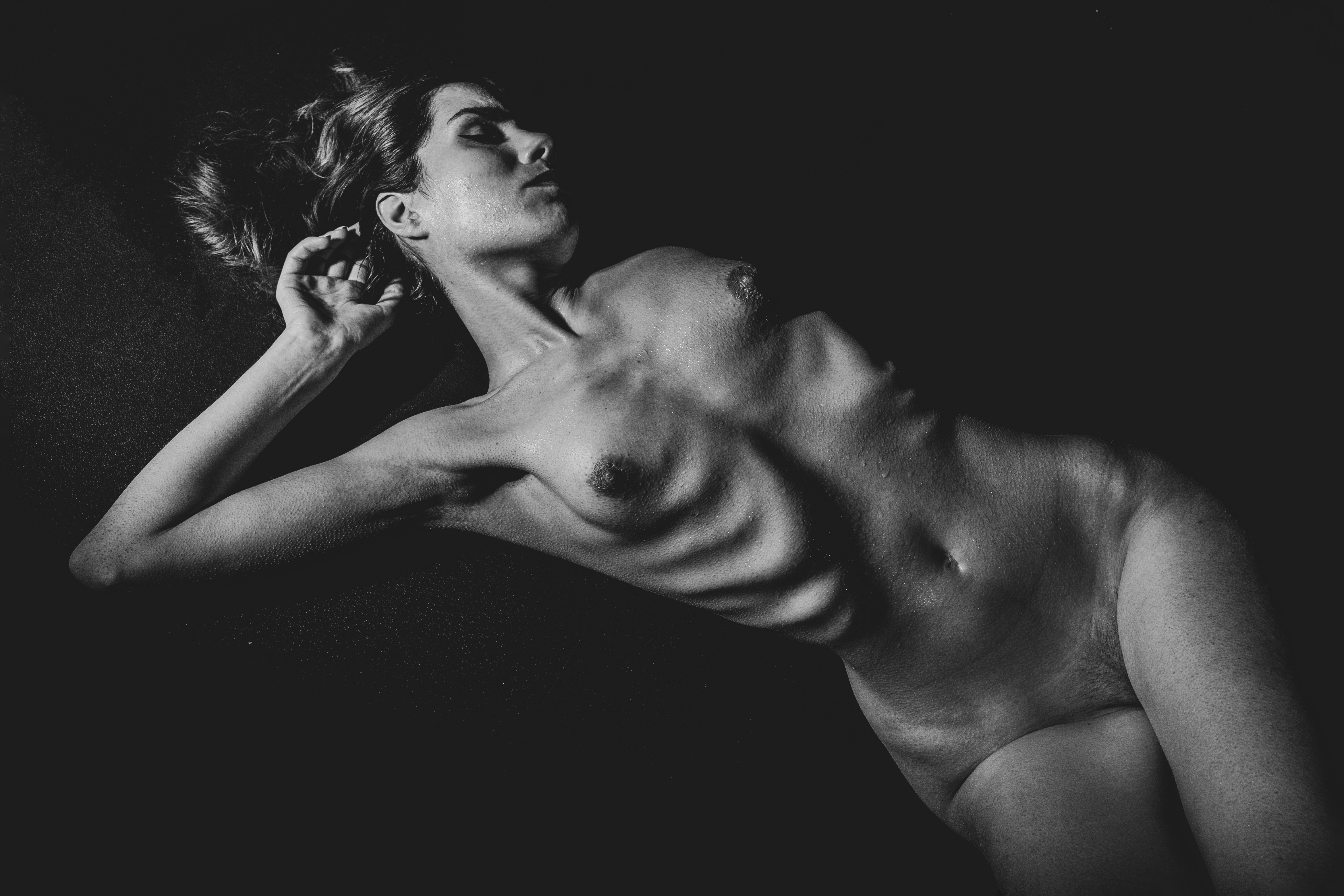 ΕΛΛΗΝΙΚΗ ΦΩΤΟΓΡΑΦΙΚΗ ΕΤΑΙΡΙΑ: Έκθεση φωτογραφίας καλλιτεχνικού γυμνού για τα 10 χρόνια workshop γυμνού