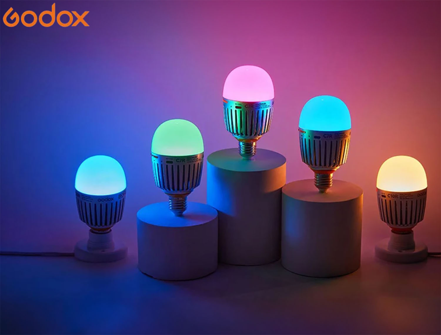 Godox: Ανακοίνωσε τους νέους RGB LED λαμπτήρες C7R και C10R!