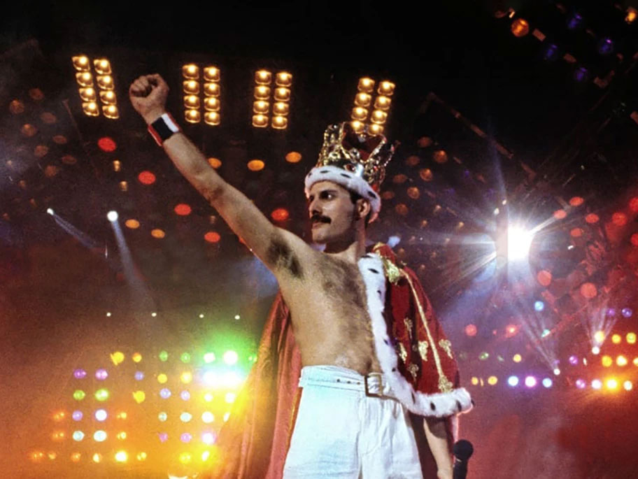 Freddie Mercury: A World of His Own: Σε δημοπρασία αντικείμενα και προσωπικές φωτογραφίες του Βασιλιά!