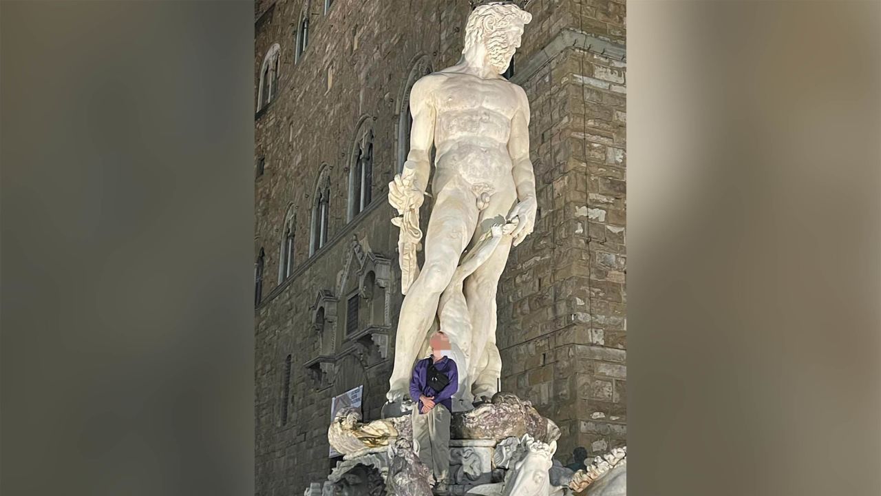 Τουρίστας προκάλεσε ζημιά σε άγαλμα της Φλωρεντίας, για να βγάλει μία φωτογραφία