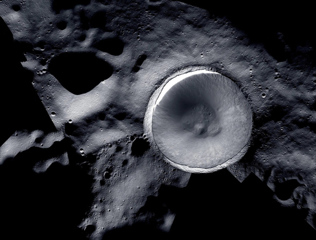 NASA: Δείτε εκπληκτική νέα φωτογραφία από το νότιο πόλο της Σελήνης!