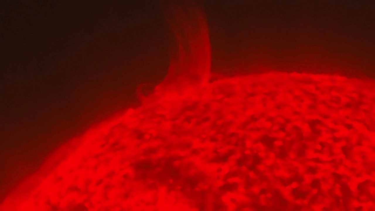 Ισχυρή ηλιακή έκρηξη παραμόρφωσε το μαγνητικό πεδίο του Ήλιου!