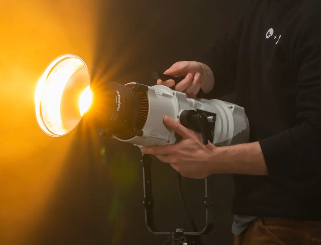 Ήρθε το νέο πανίσχυρο bi-color LED Maxima Furiosa!