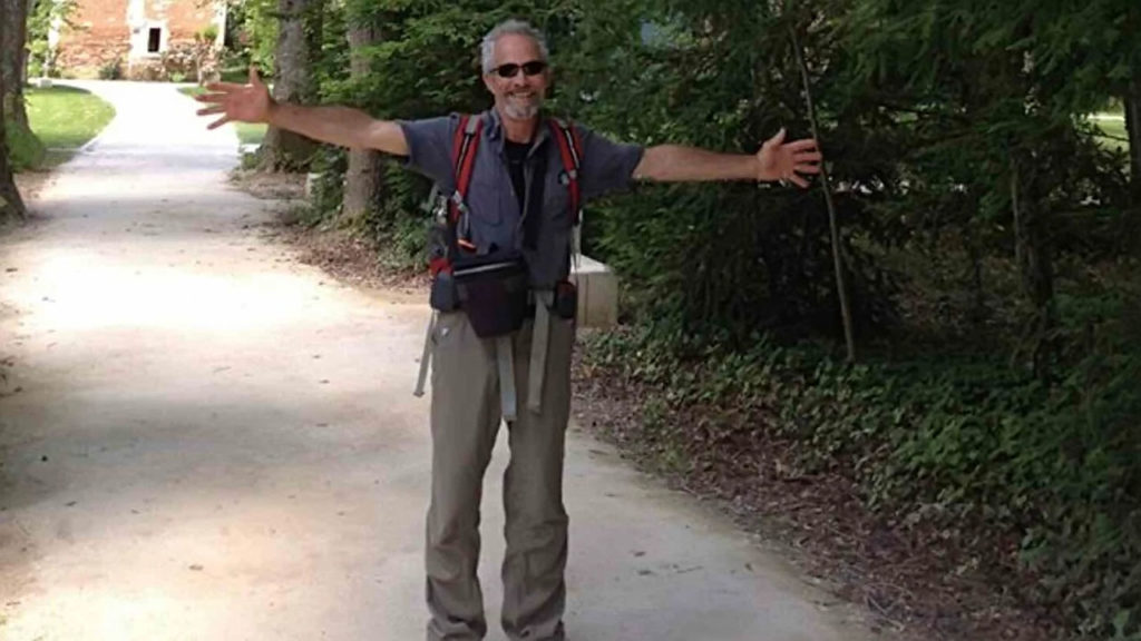 Φωτογράφος χτυπήθηκε θανάσιμα από ελάφι την ώρα που φωτογράφιζε τα νεογέννητα της!