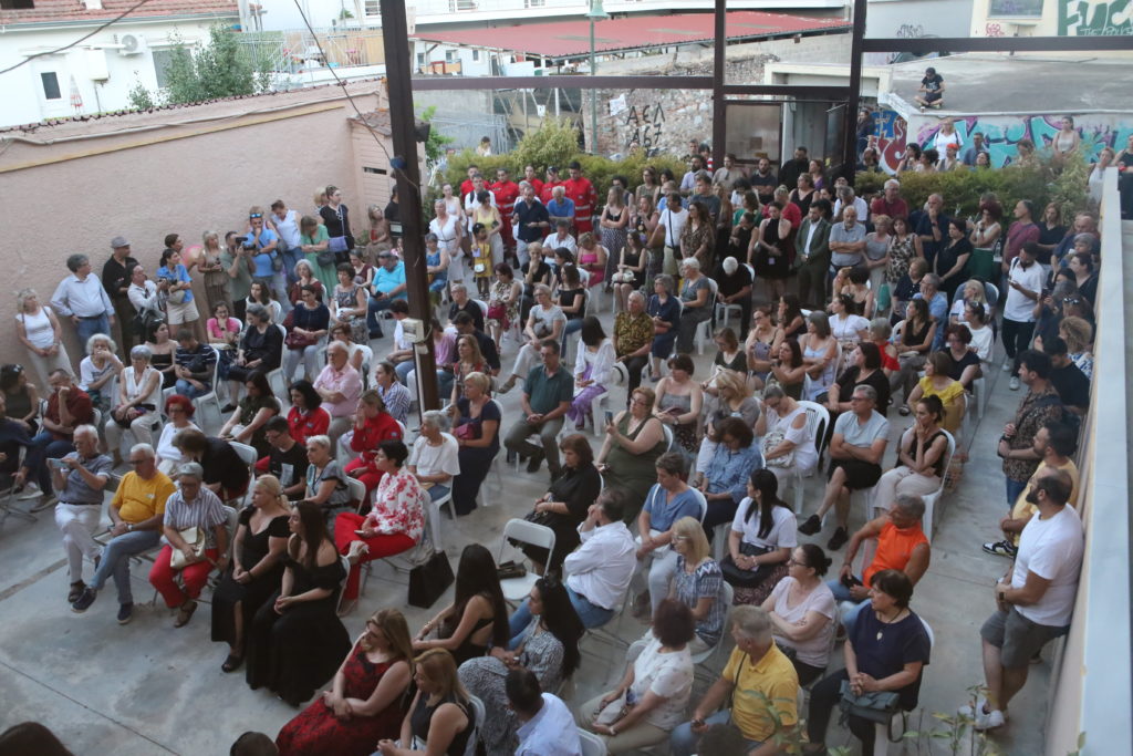 Τελετή Λήξης Φωτογραφικής Έκθεσης της ΕΦΕ Παρουσία της Προέδρου του Συλλόγου Συγγενών Θυμάτων Τεμπών Μ. Καρυστιανού