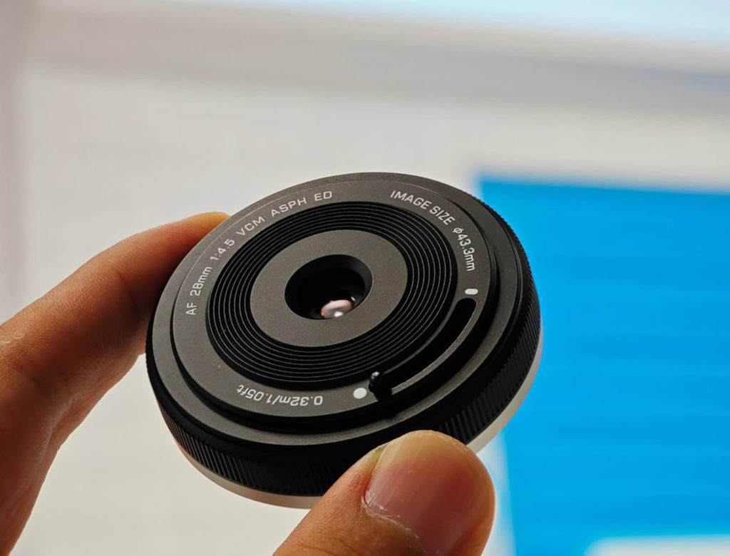 Viltrox 28mm f/4.5: Έρχεται ο ορισμός του pancake φακού!