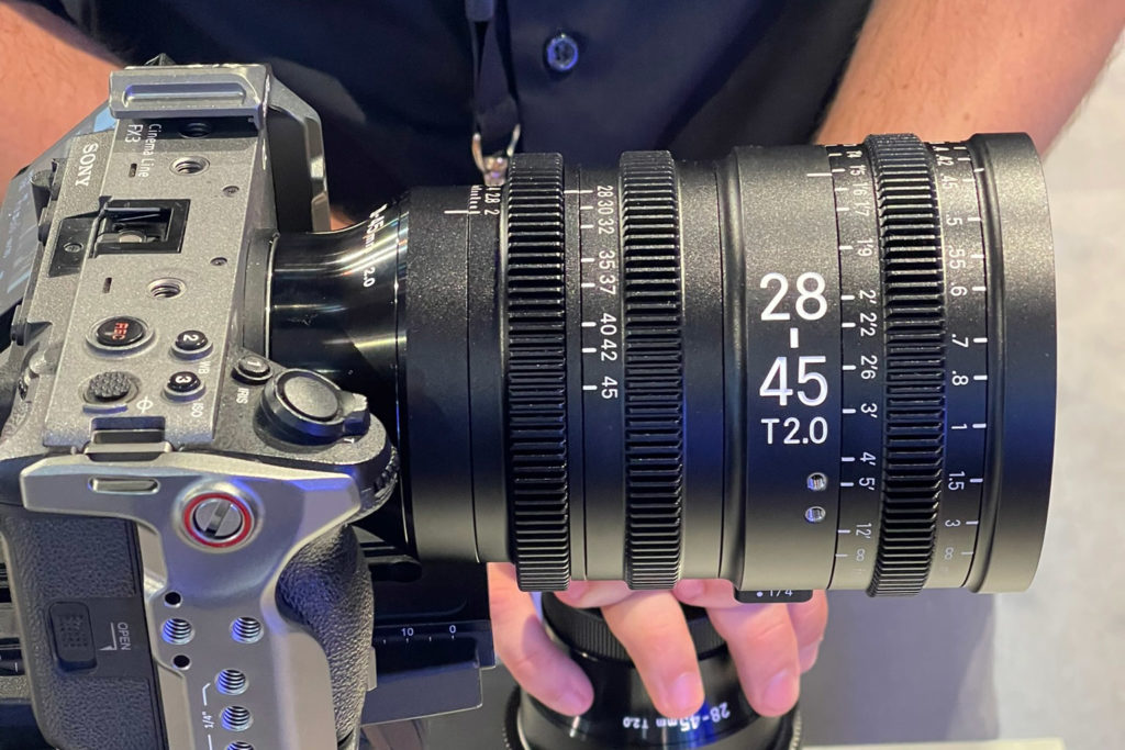 Αυτός είναι ο πρώτος κινηματογραφικός φακός της SIGMA με αυτόματη εστίαση!