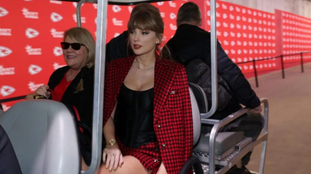 Η ασφάλεια της Taylor Swift φώναζε στους φωτογράφους να σηκωθούν πάνω!