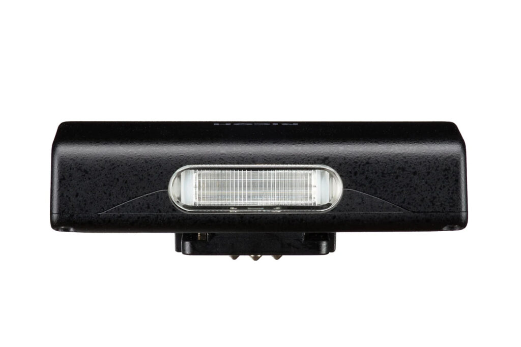 Η RICOH παρουσιάζει το νέο εξωτερικό flash GF-2 για τη GR IV