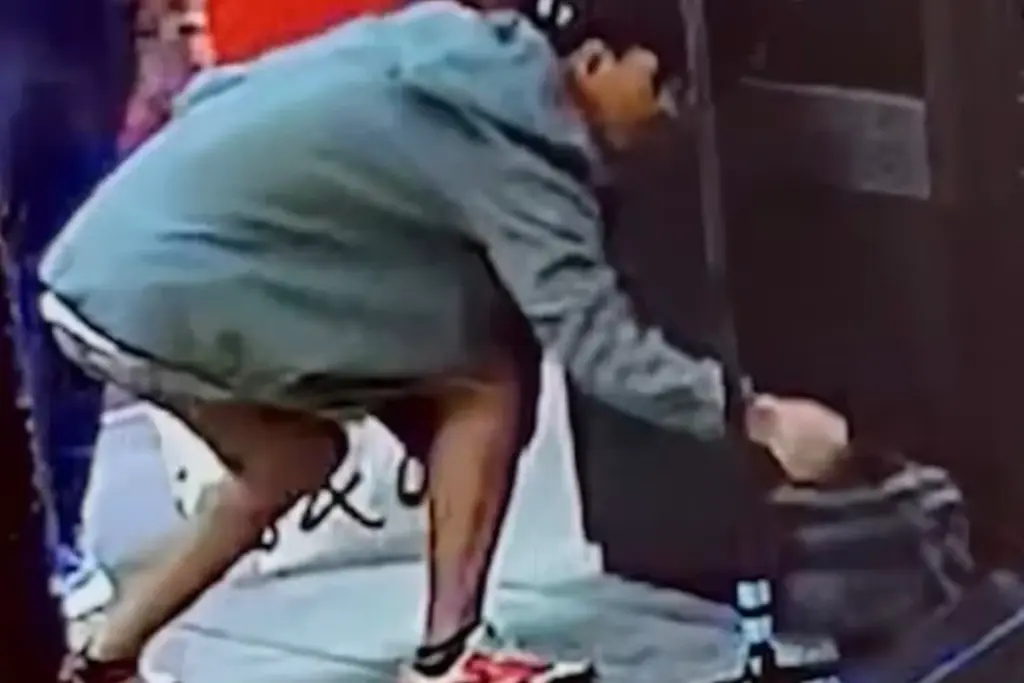 Κλάπηκε κάμερα τηλεοπτικού συνεργείου που κάλυπτε ρεπορτάζ για τις κλοπές στο Λονδίνο