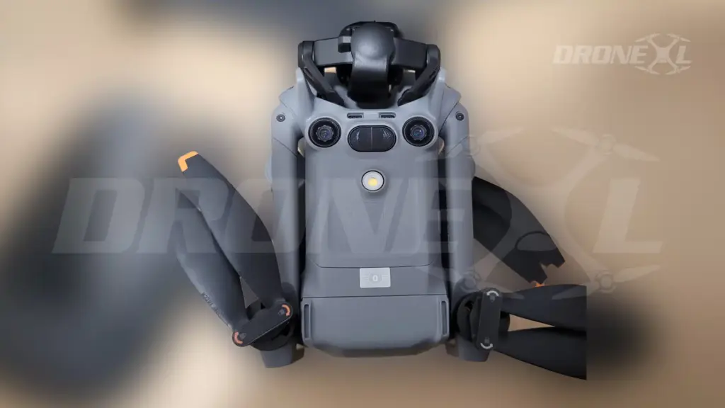 DJI Mini 5 Pro: Διέρρευσαν φωτογραφίες με σήμανση C0, αυτόματη απογείωση και νέο κουμπί στο σώμα