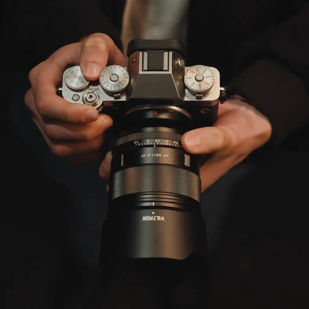Viltrox AF 56mm f/1.2 Pro: Φωτεινός και οικονομικός φακός πορτρέτου για APS-C mirrorless μηχανές