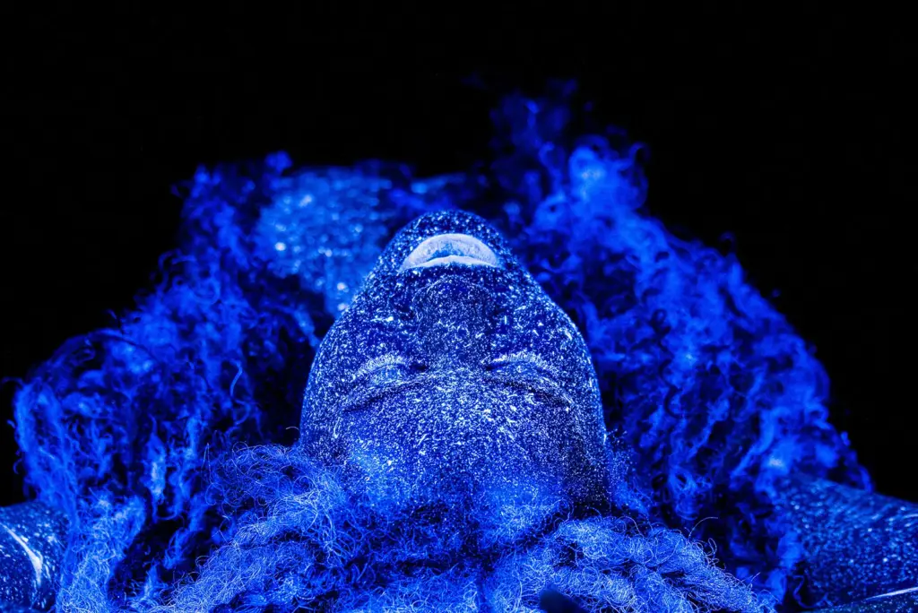 In the Dark: Ατομική έκθεση του Till Schmitz