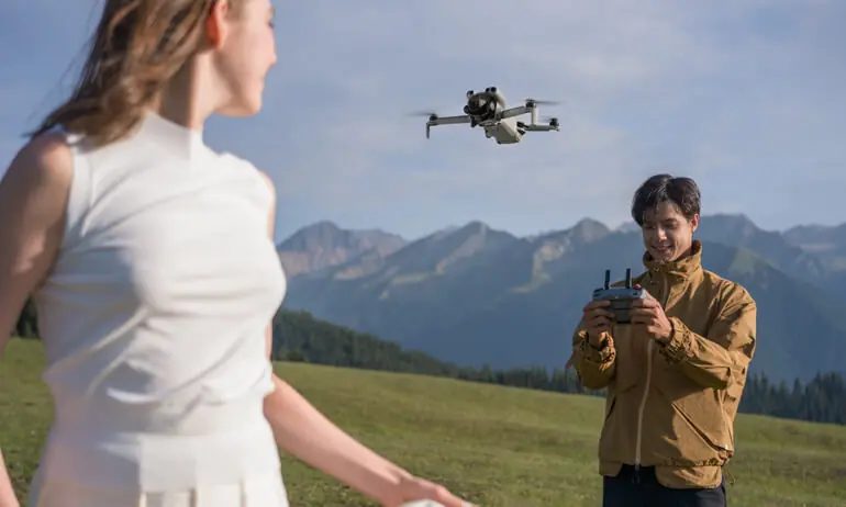 Το DJI Mini 5 Pro και το πρόβλημα των 250 γραμμαρίων: Οι αλλαγές της τελευταίας στιγμής που «έσπασαν» το όριο