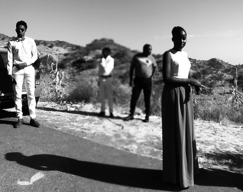 Η Ευτυχία Καζούκα παρουσιάζει την ατομική της έκθεση “The Everyday Traveler” στη Blank Wall Gallery