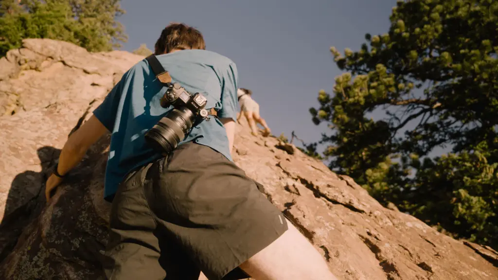 Το LemurStrap θέλει να αλλάξει τον τρόπο που κουβαλάμε τη φωτογραφική μας μηχανή