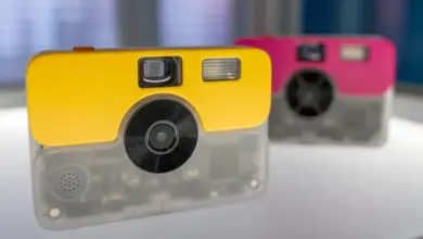 Η ψηφιακή κάμερα Await με σχεδίαση αναλώσιμου φιλμ και έγχρωμο σώμα