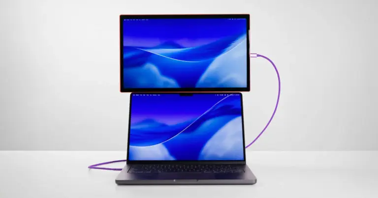 Φορητή οθόνη Espresso Lite 15 πάνω από laptop για dual-screen εργασία