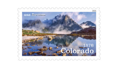 Τοπίο του Κολοράντο από τον John Fielder που χρησιμοποιείται σε επετειακό γραμματόσημο