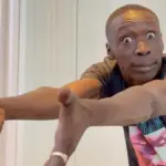 Ο Khaby Lame σε χαρακτηριστική βουβή αντίδραση, σύμβολο της καθολικής γλώσσας του