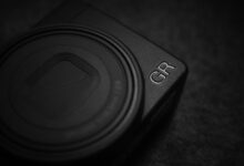 Η Ricoh GR IV Monochrome premium compact μηχανή αποκλειστικά για ασπρόμαυρη φωτογραφία